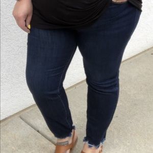 Guc 2x KanCan dark wash frayed hem denim jeans